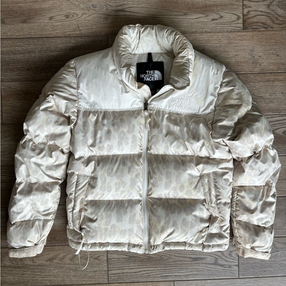 THE NORTH FACE CROPPED PRINTED NUPTSE SHORT JACKET Size Small - Picture 10 of 16